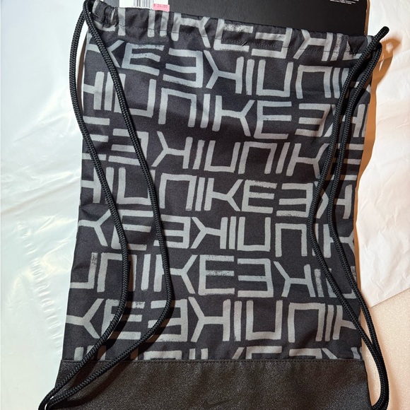 NWT Nike Black/Gray Logo Drawstring Gym Sack - Picture 2 of 10